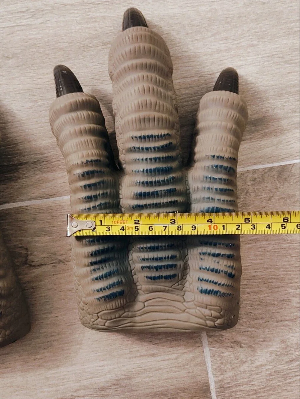 Jurassic World Claw Gloves - Grey with Blue Stripes